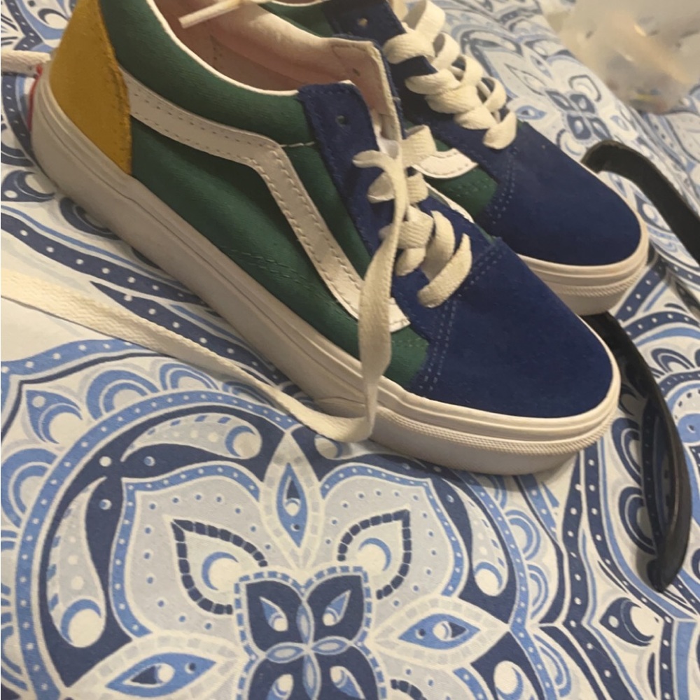 Vans - Picture 2 of 3